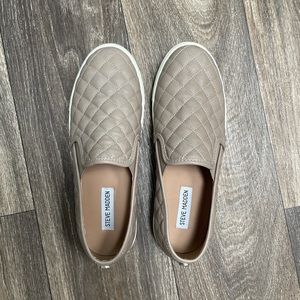 Steve Madden slip ons